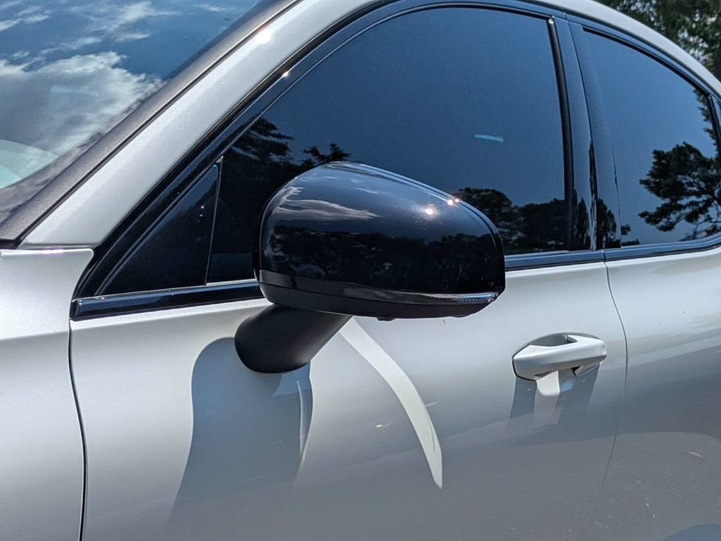 Certified 2025 Volvo S60 B5 Plus AWD/4WD image 10
