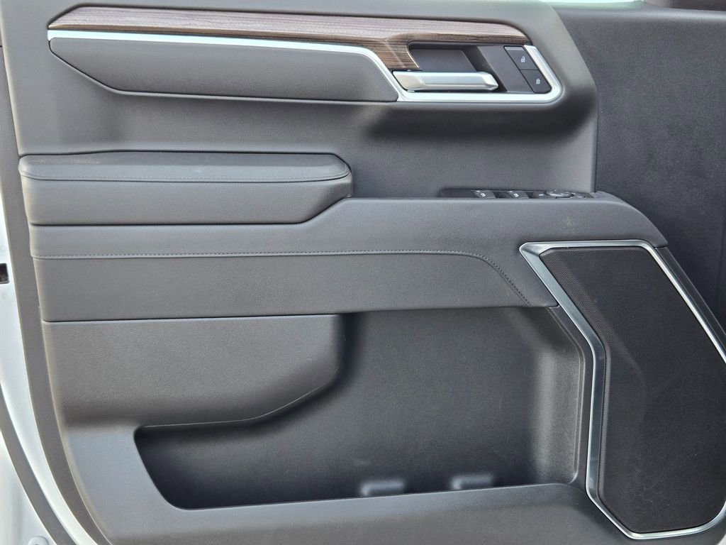 Used 2025 Chevrolet Silverado 1500 LT image 23