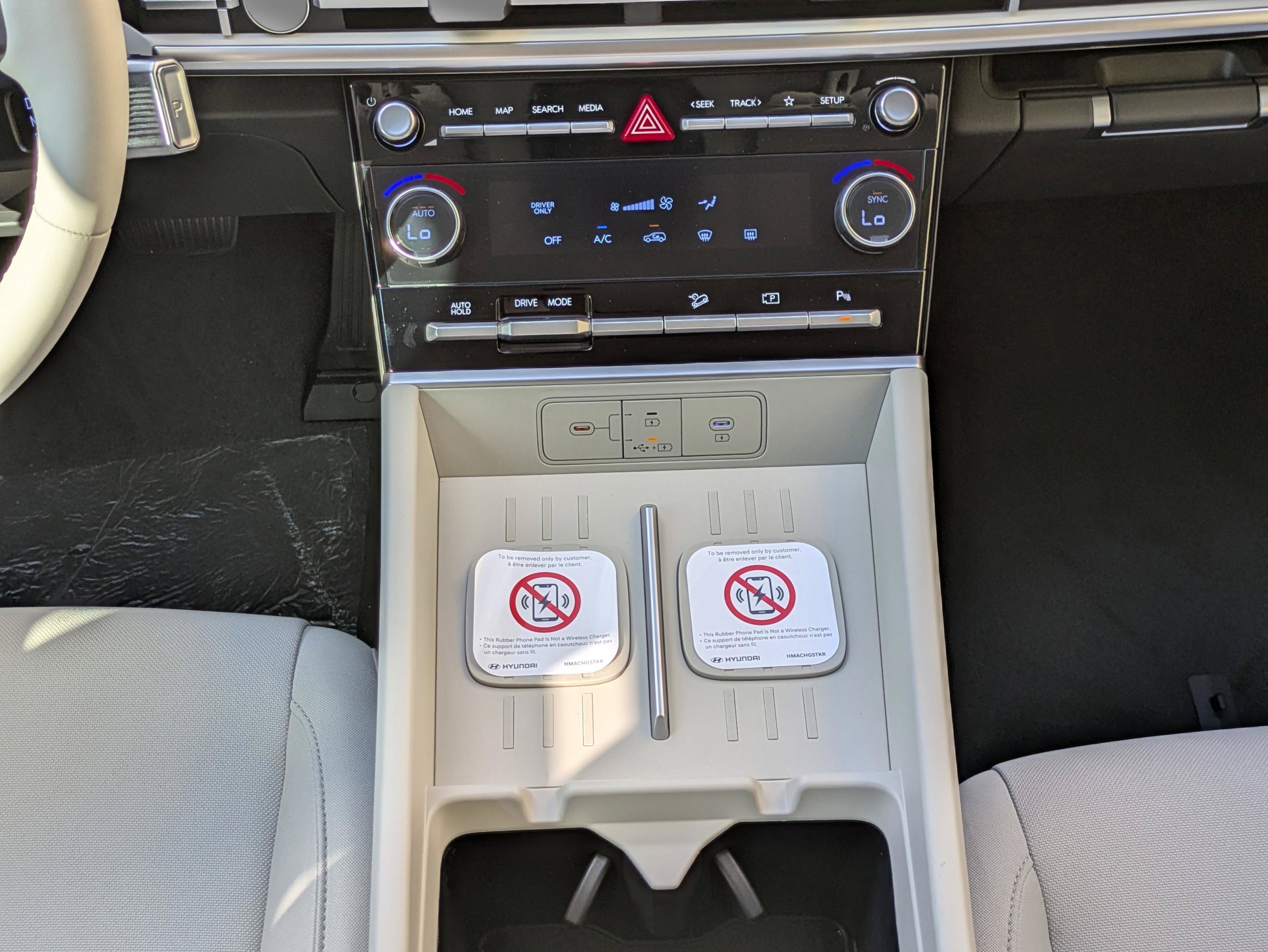 New 2026 Hyundai Santa Fe SE FWD image 21
