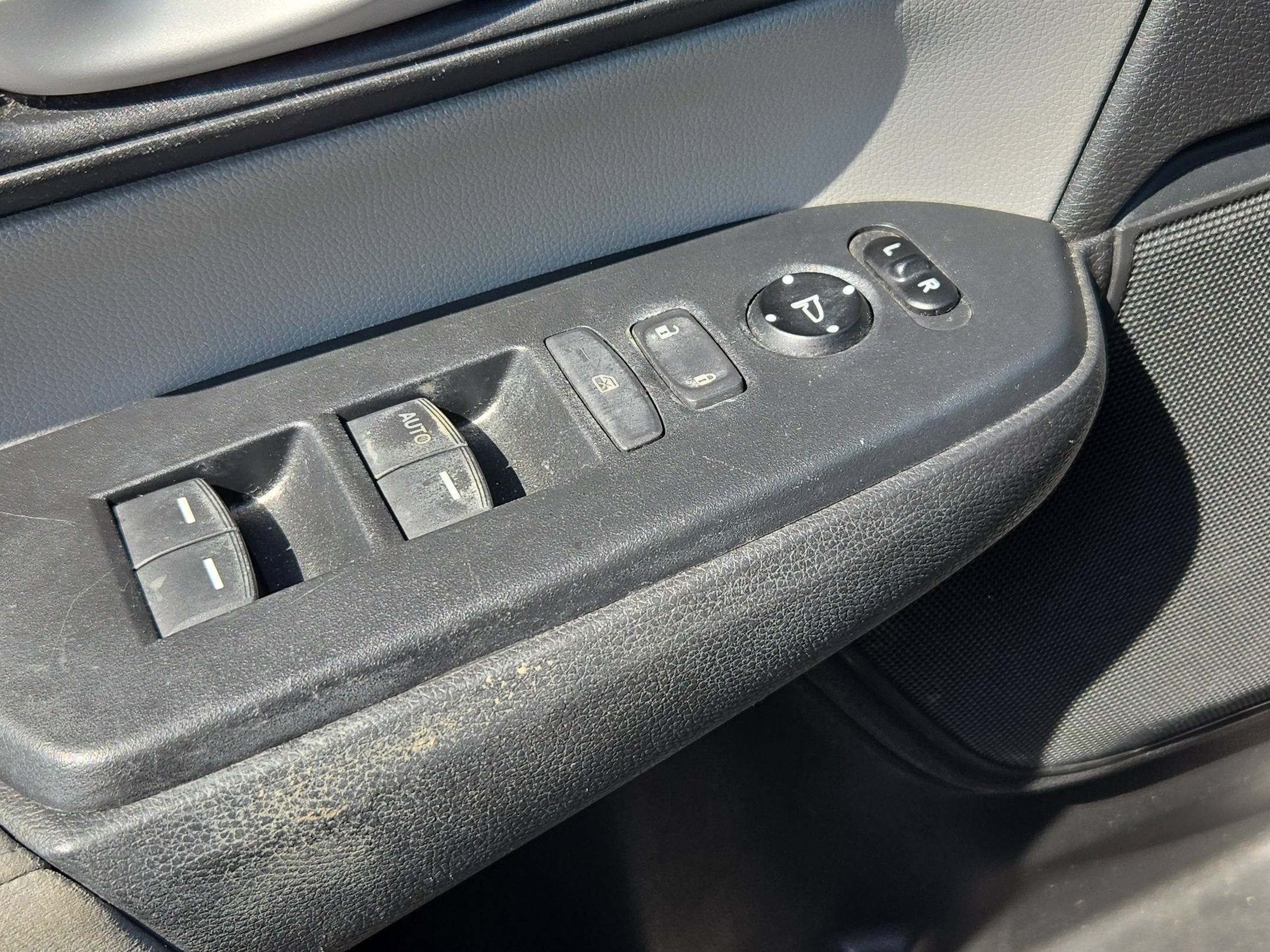 Used 2017 Honda CR-V LX image 10