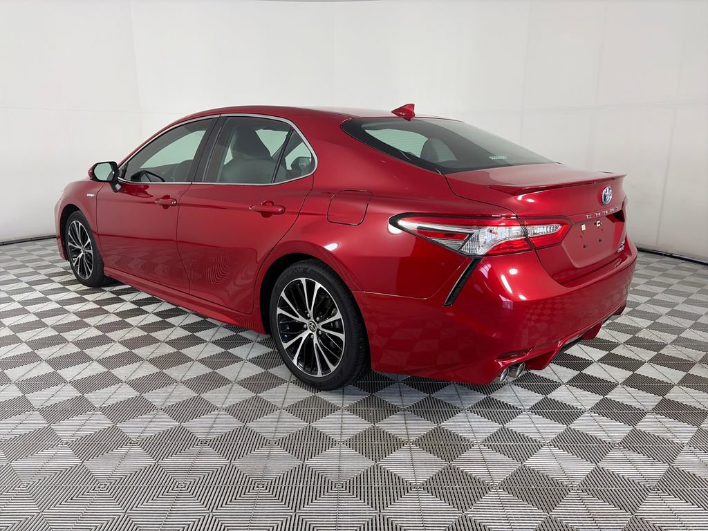 Used 2020 Toyota Camry SE w/ Carpet Mat Package FWD image 5
