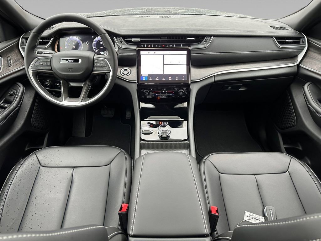 New 2025 Jeep Grand Cherokee Limited w/ Trailer Tow Package image 12