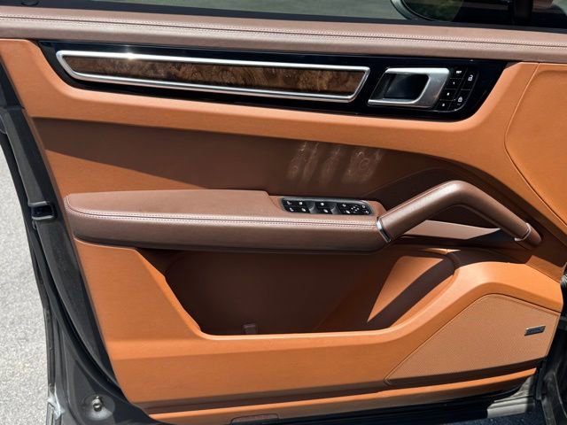 Used 2021 Porsche Cayenne GTS image 10