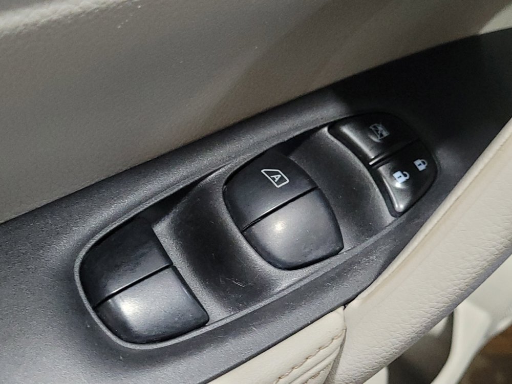 Used 2019 Nissan Rogue Sport SV AWD/4WD image 27