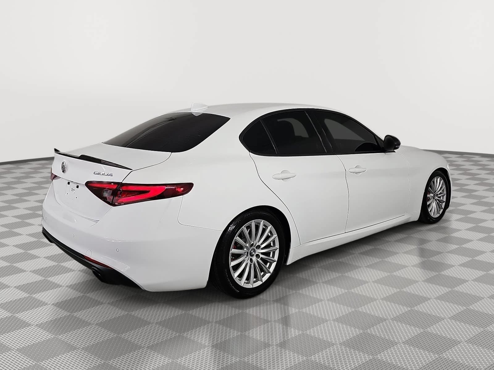 Used 2022 Alfa Romeo Giulia Sprint RWD image 8