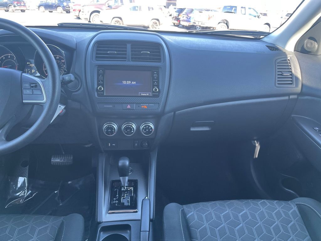 Used 2025 Mitsubishi Outlander Sport SE image 23