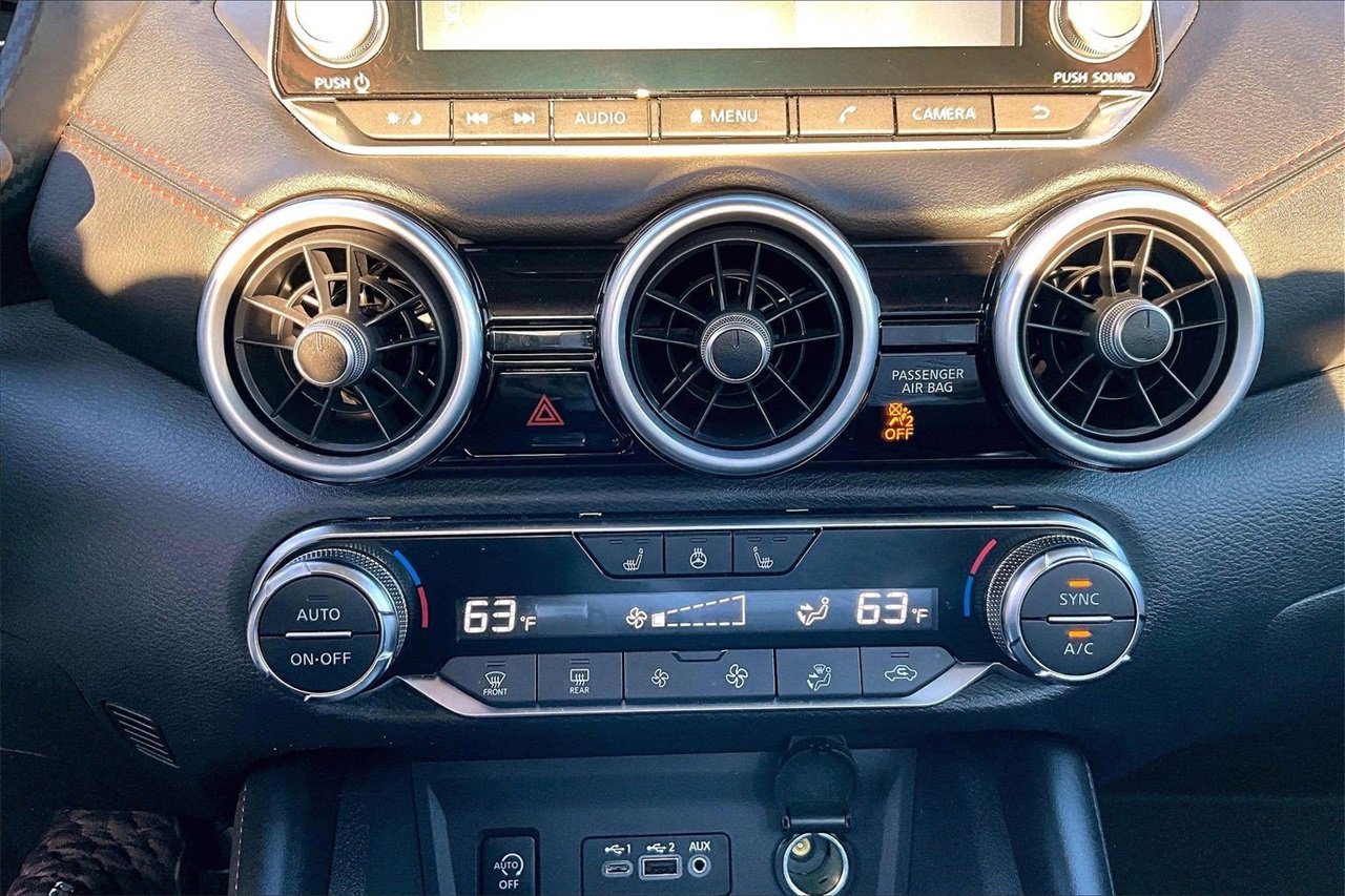 Used 2025 Nissan Sentra SR w/ SR Premium Package image 18