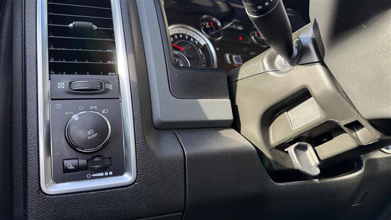 Used 2019 RAM 1500 Big Horn AWD/4WD image 32