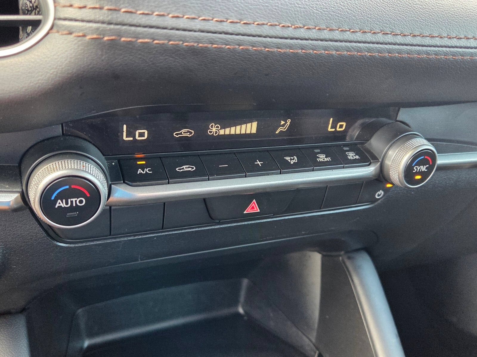Used 2024 MAZDA MAZDA3 s FWD image 22