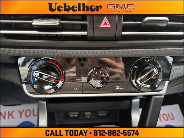 Used 2023 Kia Seltos LX image 23