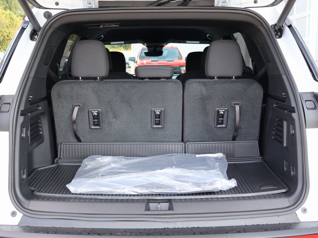 New 2026 Chevrolet Traverse LT w/ Driver Confidence Package image 28