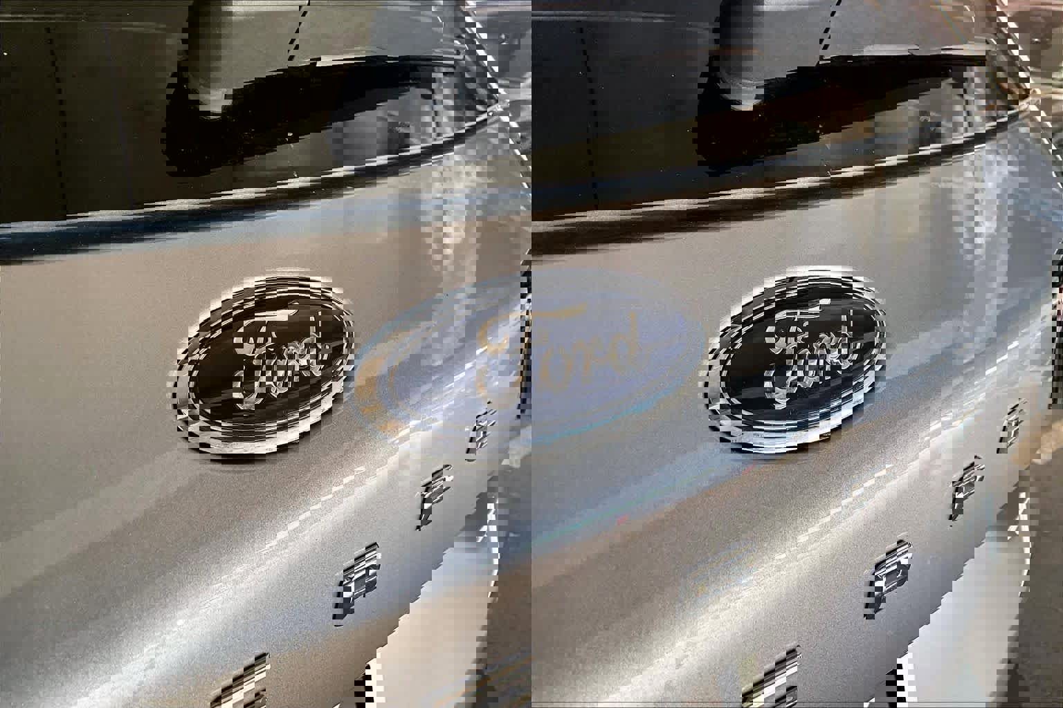 Used 2022 Ford Escape SE w/ SE Sport Appearance Package image 30