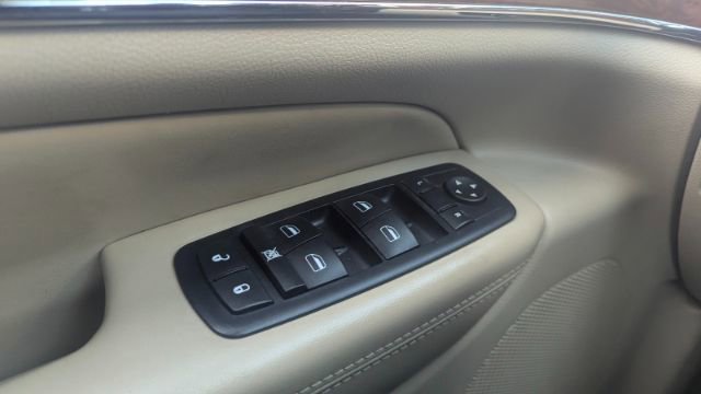 Used 2011 Jeep Grand Cherokee Limited image 32