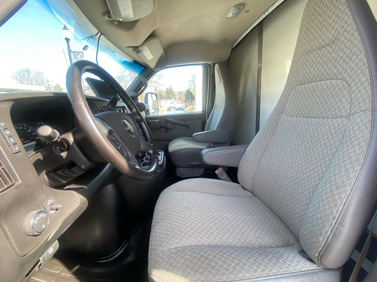 Used 2021 GMC Savana 3500 w/ Power Convenience Package RWD image 18