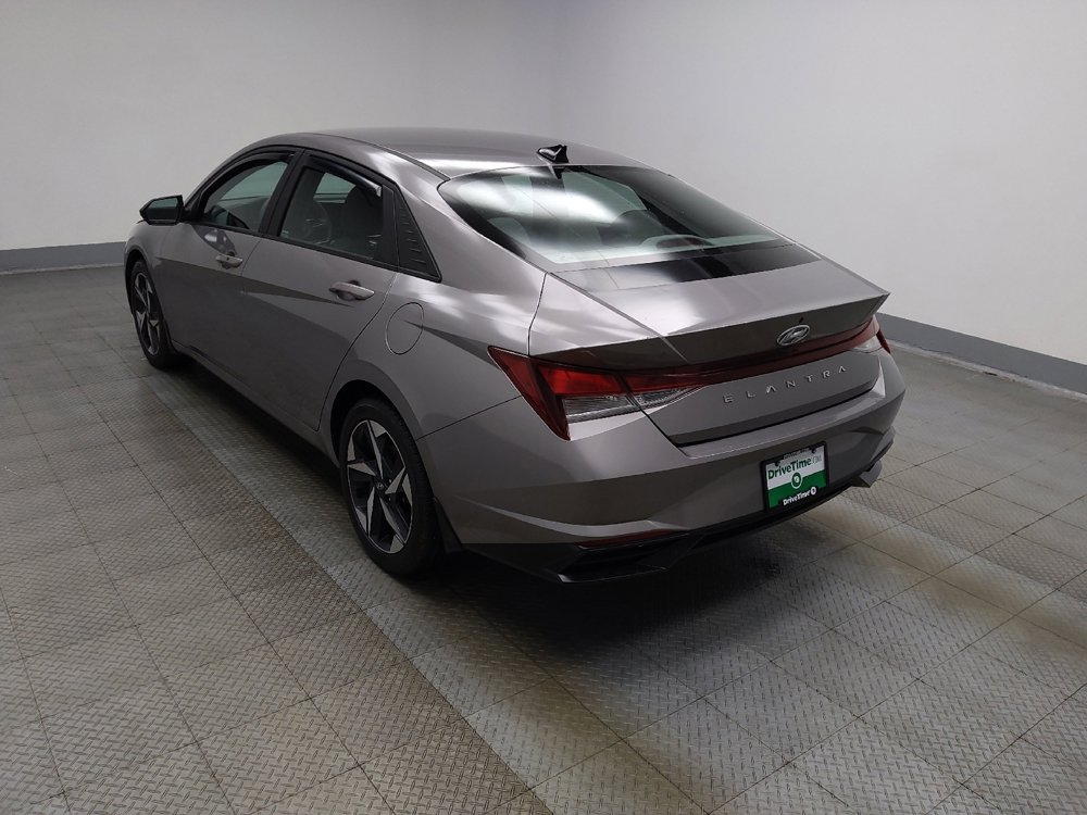 Used 2023 Hyundai Elantra SEL w/ Convenience Package FWD image 3