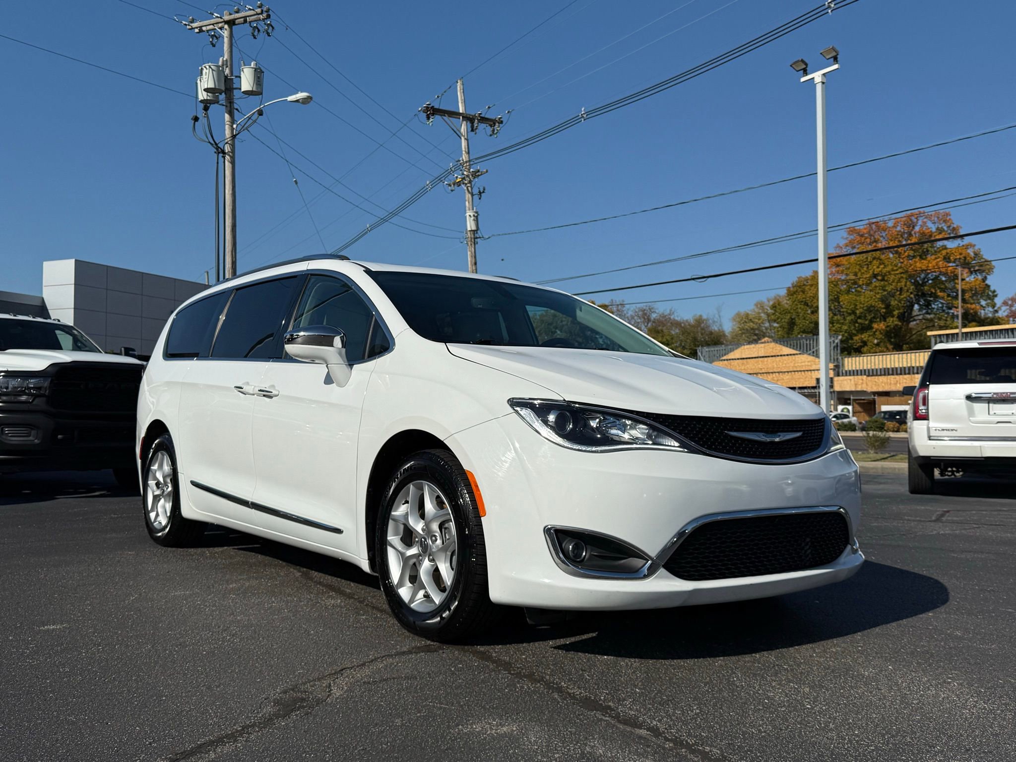Used 2020 Chrysler Pacifica Limited image 6