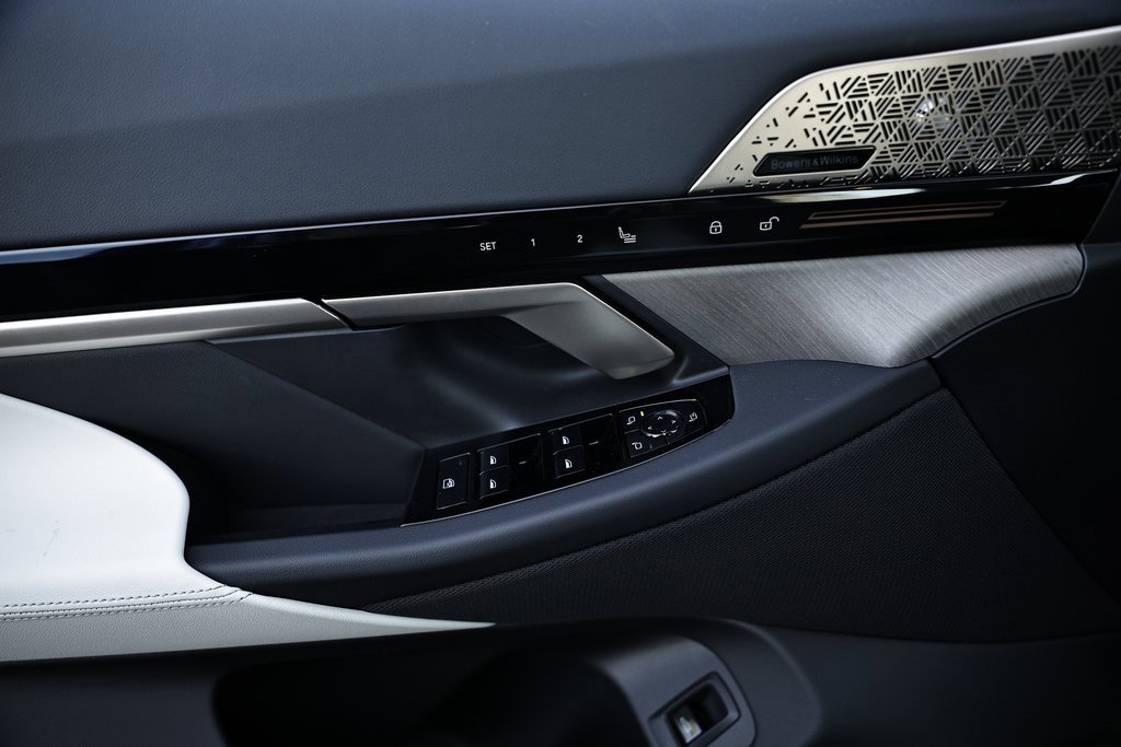 New 2026 BMW 530i w/ Premium Package image 14