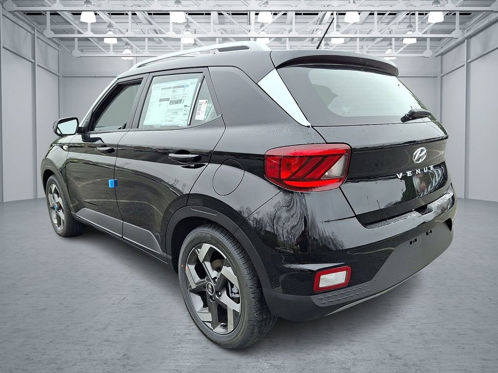 New 2026 Hyundai Venue SEL FWD image 2