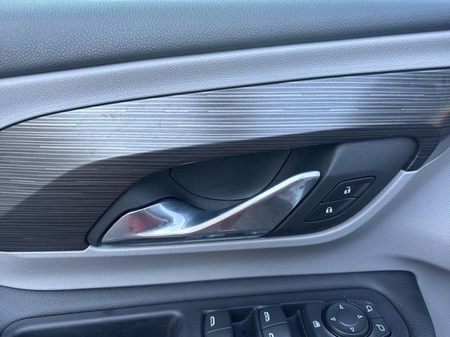 Used 2023 GMC Terrain SLE w/ Driver Convenience Package image 12