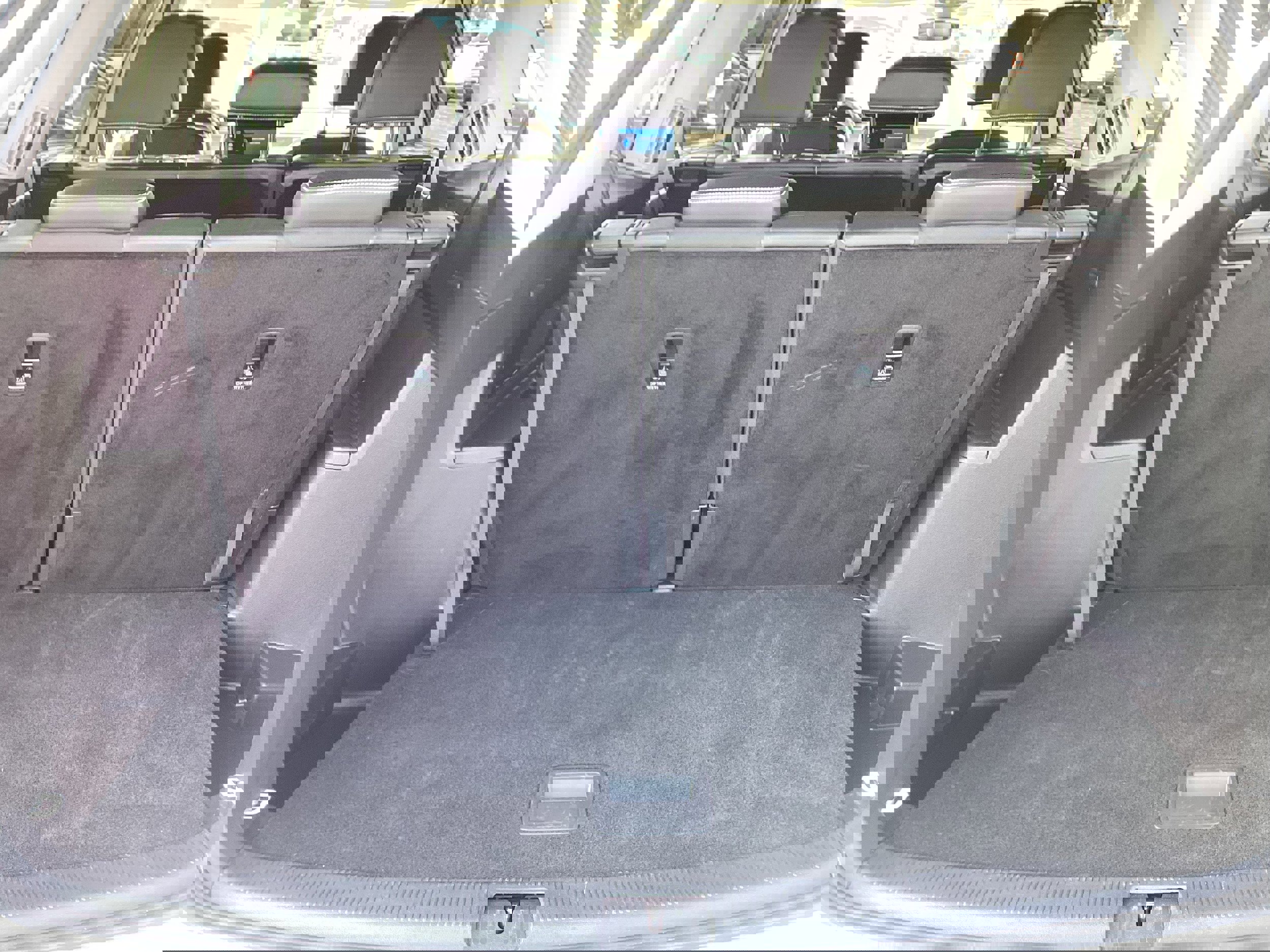 Used 2024 Volkswagen Atlas SE image 15