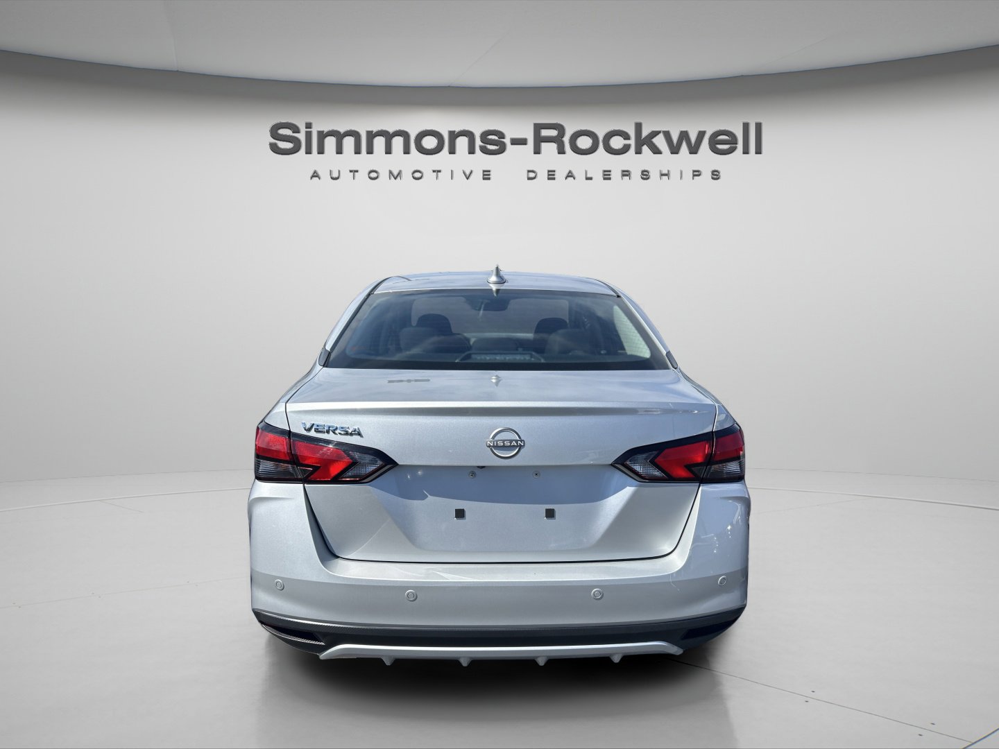 Used 2025 Nissan Versa SV FWD image 5
