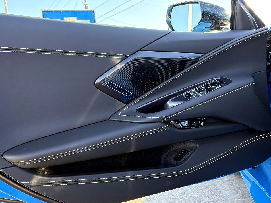 Used 2023 Chevrolet Corvette Stingray Premium Conv w/ Stealth Interior Trim Package image 14