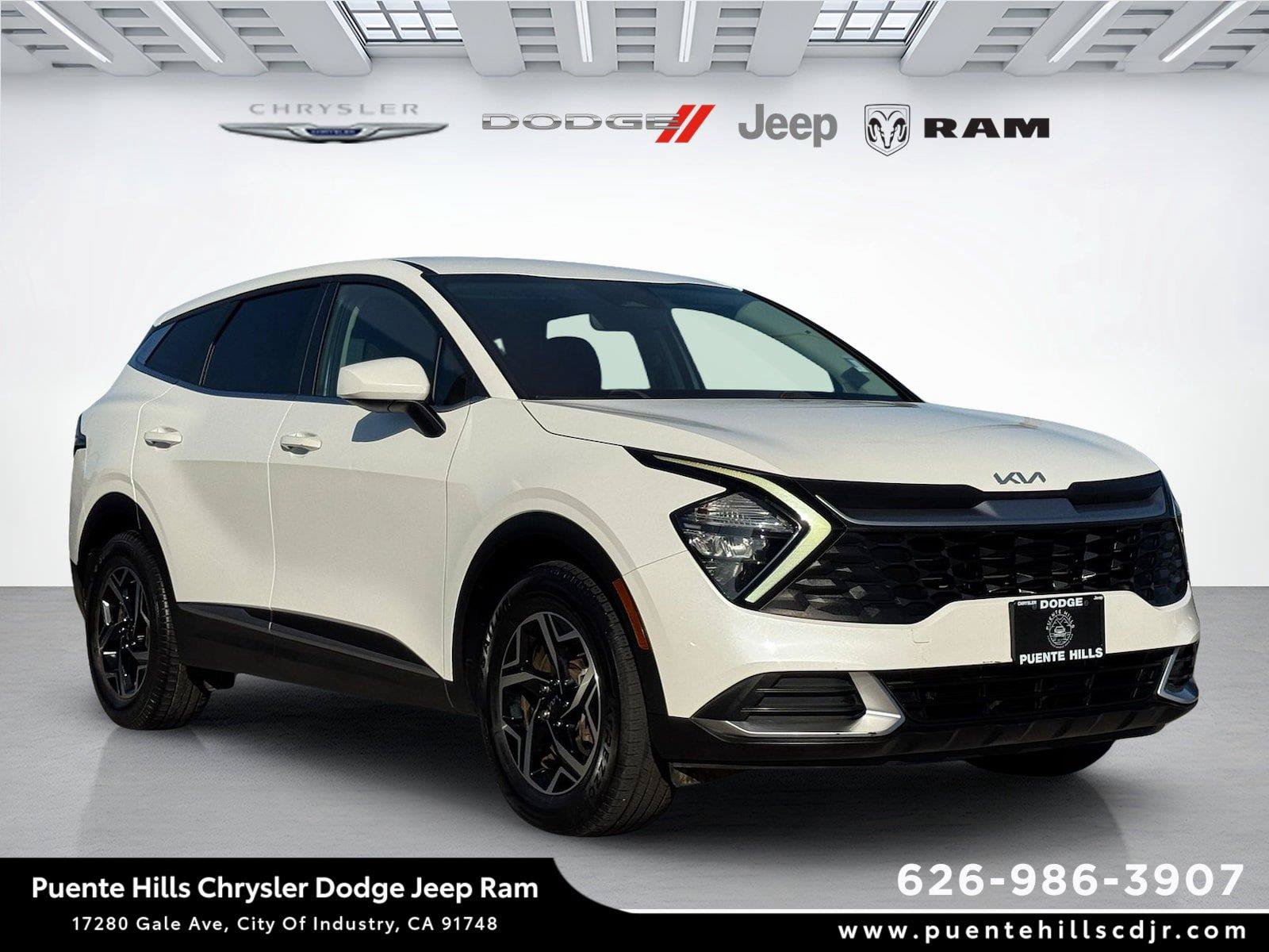 Used 2023 Kia Sportage LX FWD image 1
