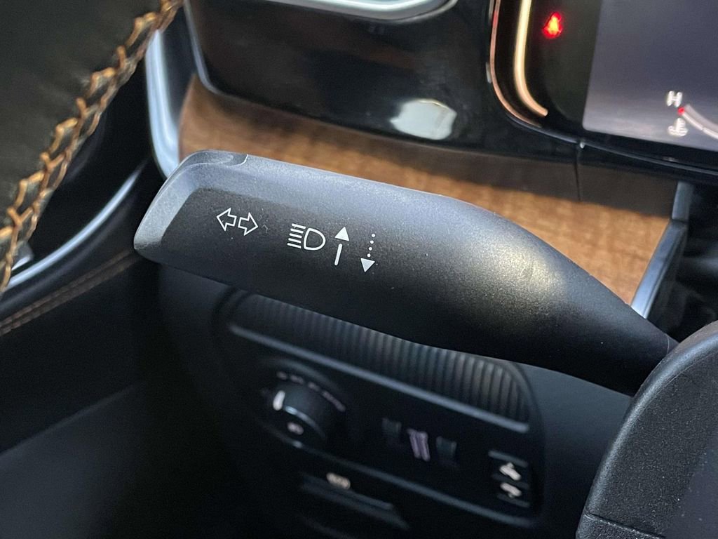 Used 2024 Jeep Grand Wagoneer L Series III image 13