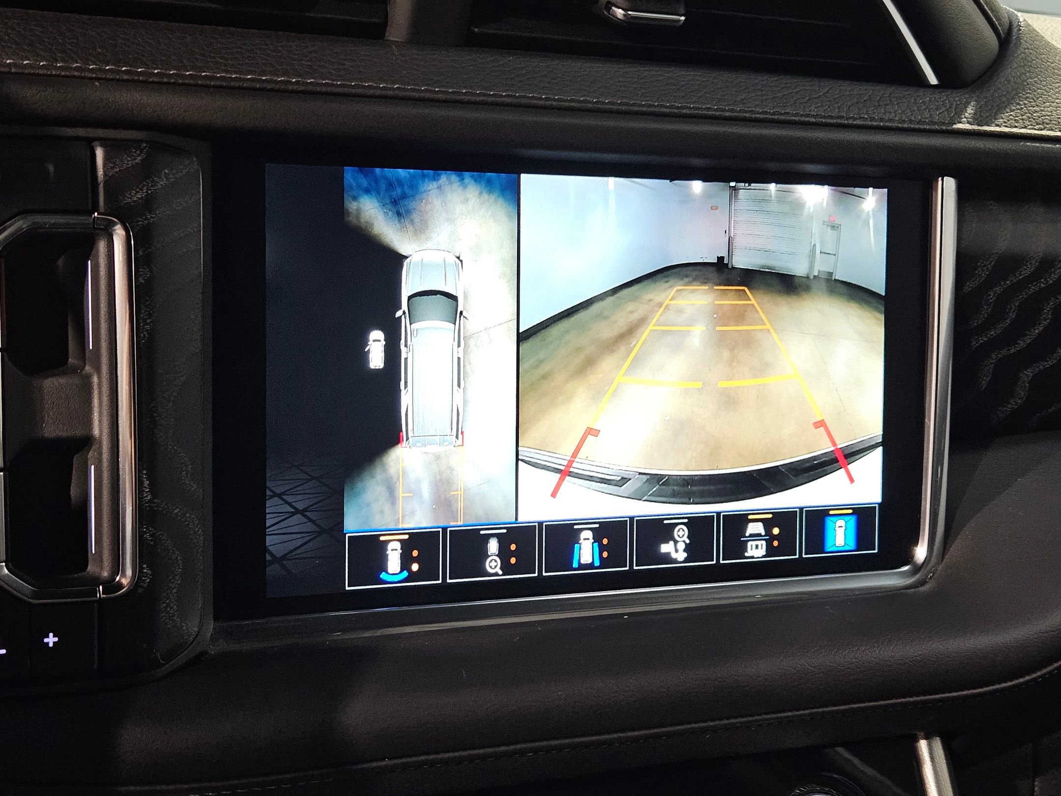 Used 2023 GMC Yukon Denali image 31