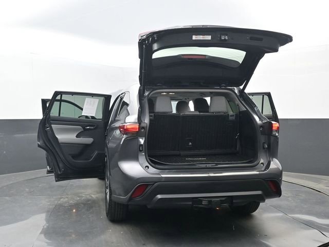 Used 2022 Toyota Highlander XLE image 36