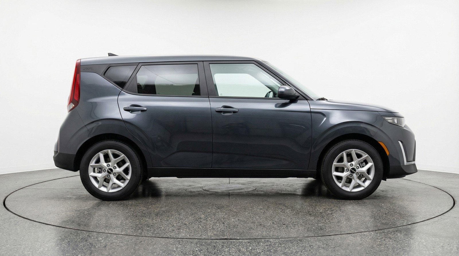 Used 2025 Kia Soul LX w/ LX Technology Package image 9