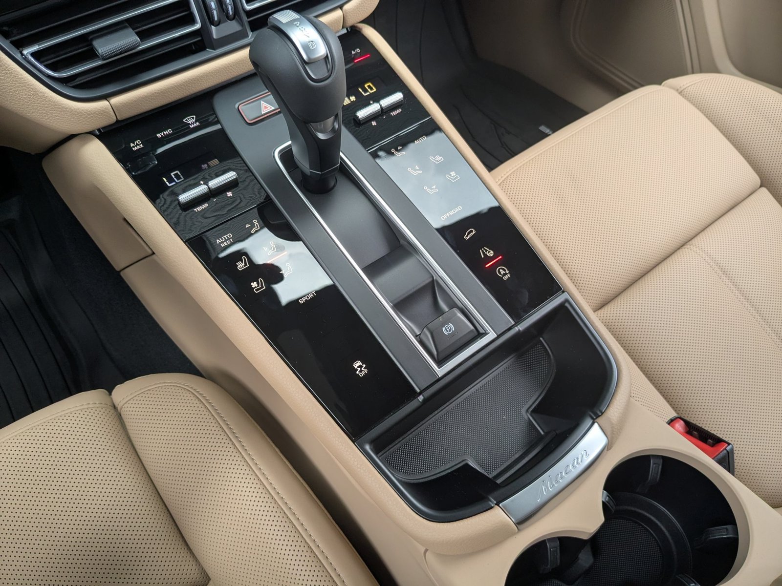 New 2026 Porsche Macan AWD/4WD image 21