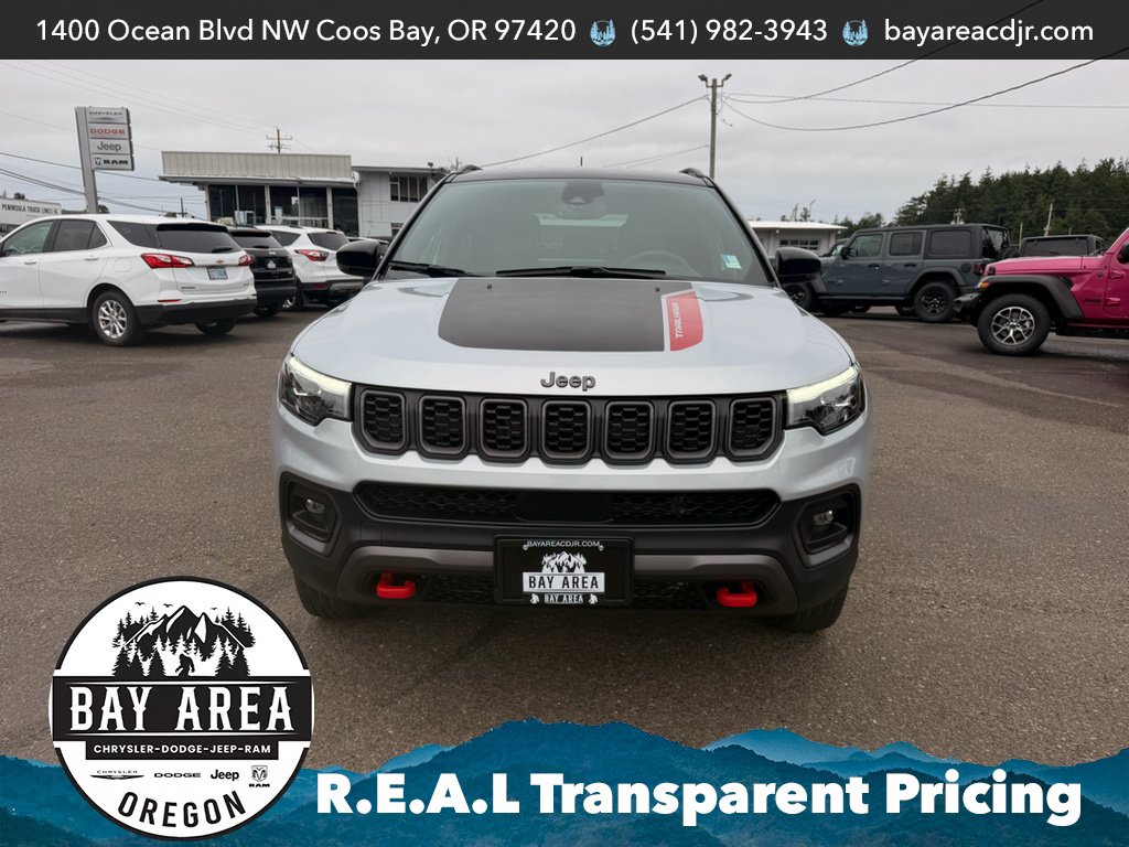 Used 2024 Jeep Compass Trailhawk w/ Trailhawk Elite Group AWD/4WD image 2
