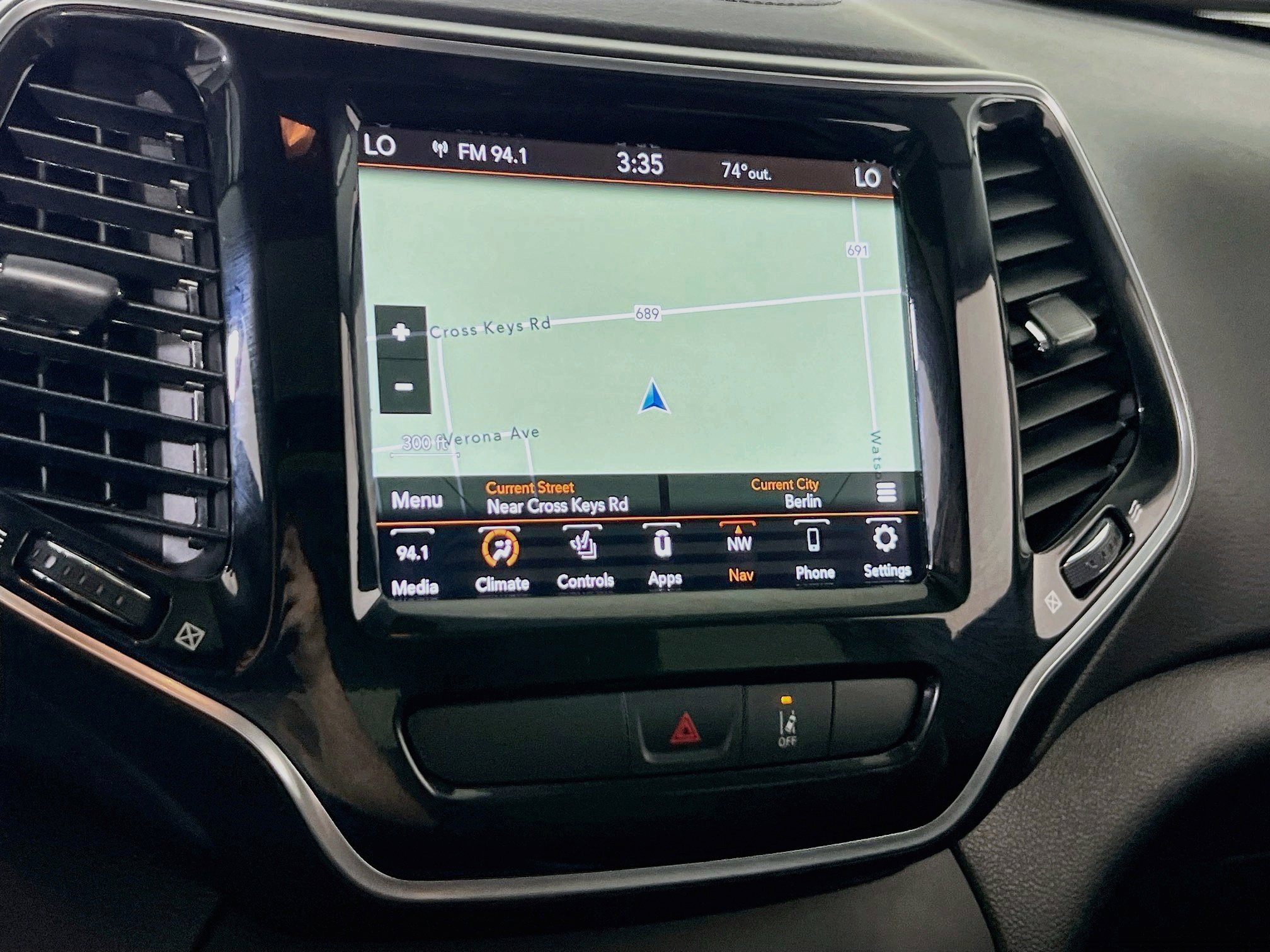 Used 2022 Jeep Cherokee Limited w/ Elite Package image 13