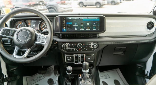 Used 2024 Jeep Wrangler Sahara AWD/4WD image 15