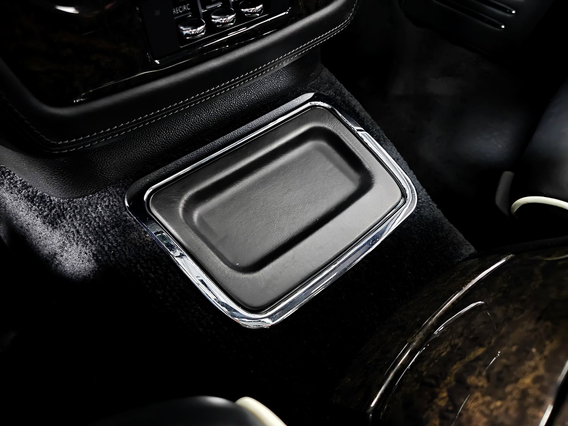 Used 2006 Rolls-Royce Phantom Sedan image 36