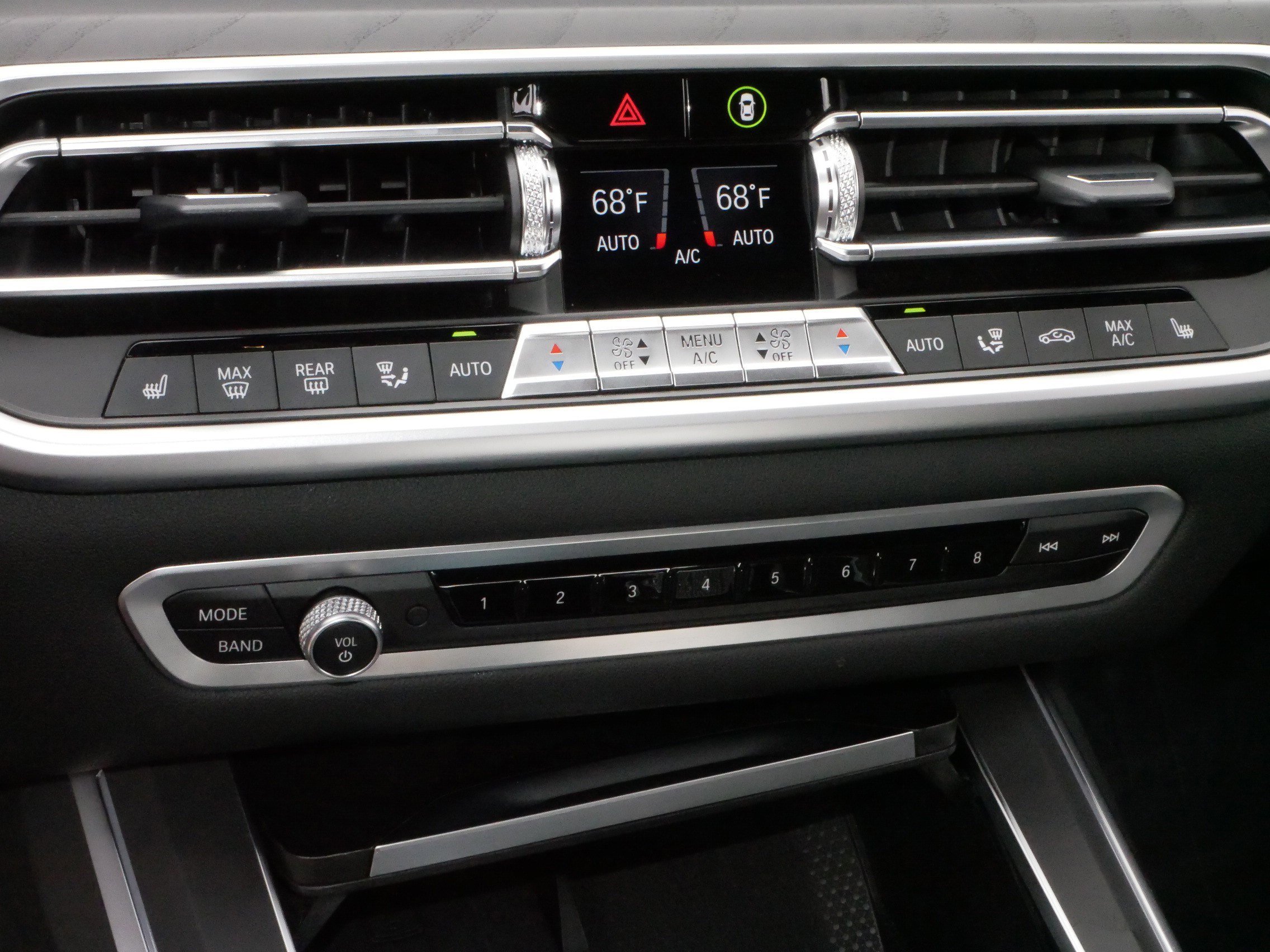 Used 2022 BMW X7 xDrive40i w/ M Sport Package image 23