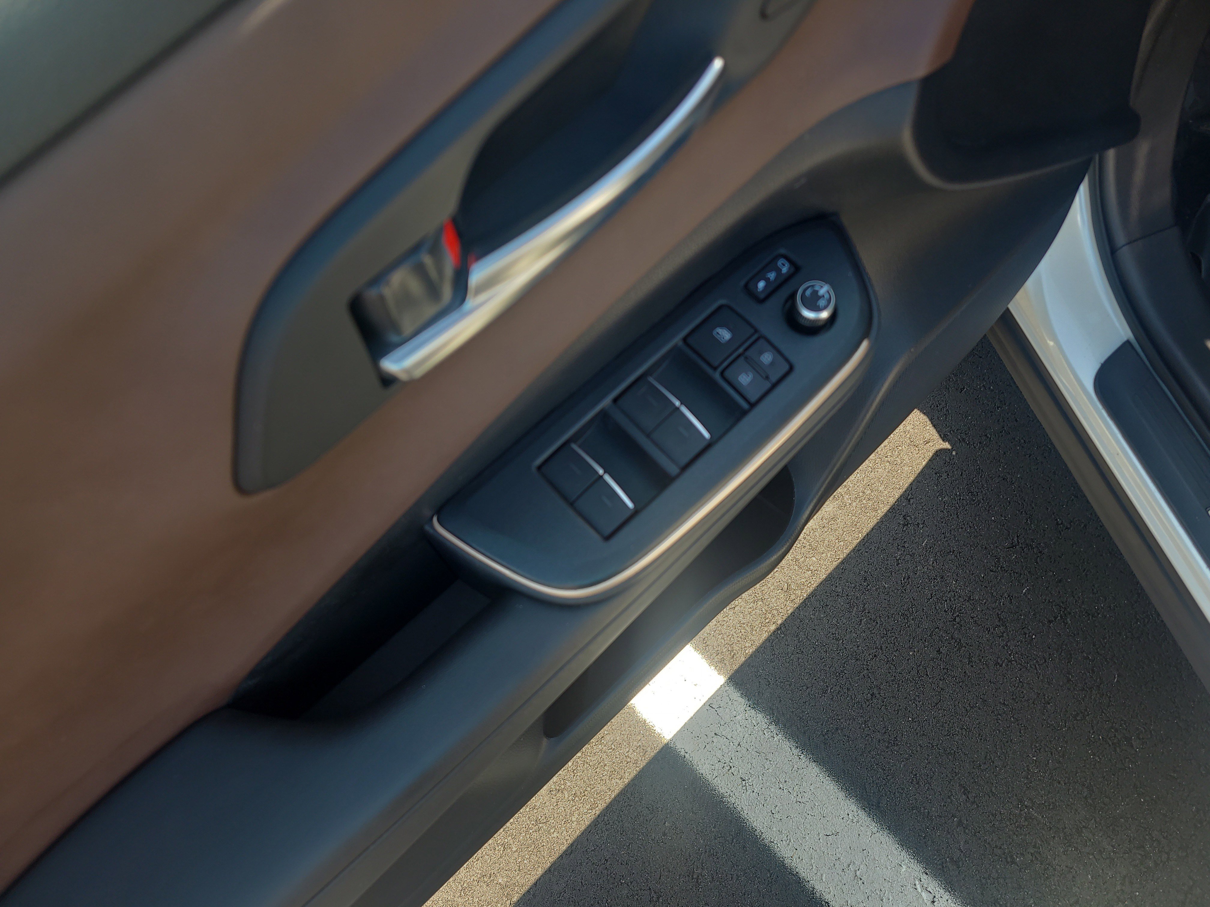 Certified 2023 Toyota Crown Limited w/ Advanced Technology Package image 13