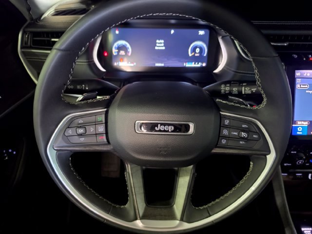 Used 2024 Jeep Grand Cherokee Limited w/ Black Appearance Package AWD/4WD image 35