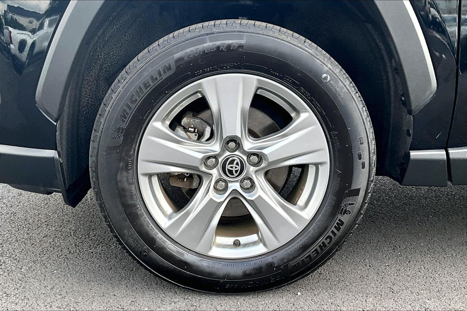 Used 2024 Toyota RAV4 XLE w/ Weather Package AWD/4WD image 9
