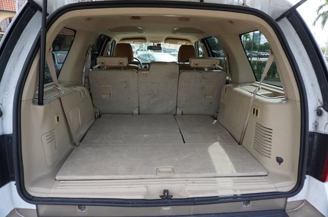 Used 2014 Ford Expedition XLT w/ Equipment Group 202A RWD image 12