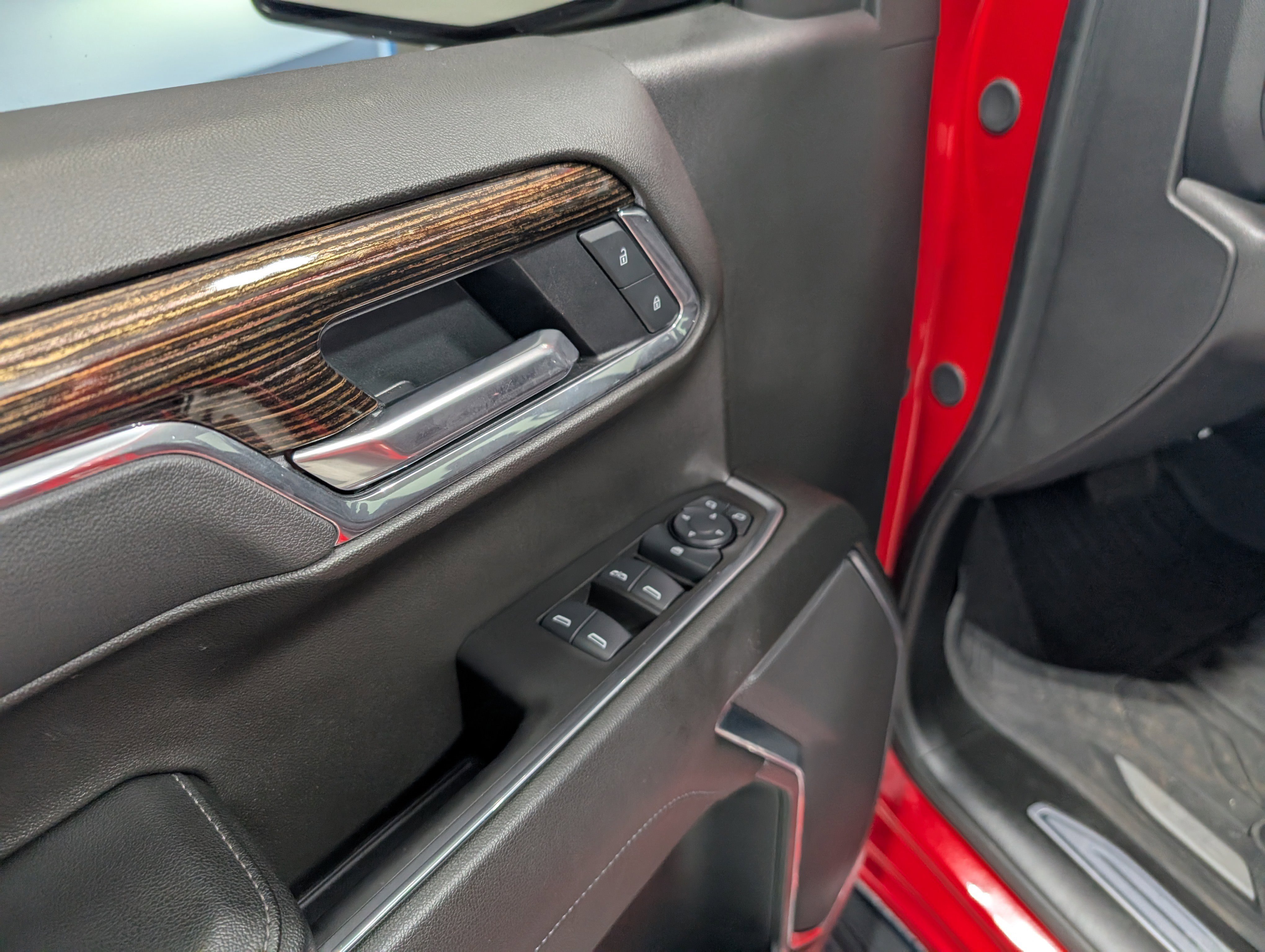 Used 2025 GMC Sierra 1500 Elevation w/ LPO, Elevation Black Package image 16