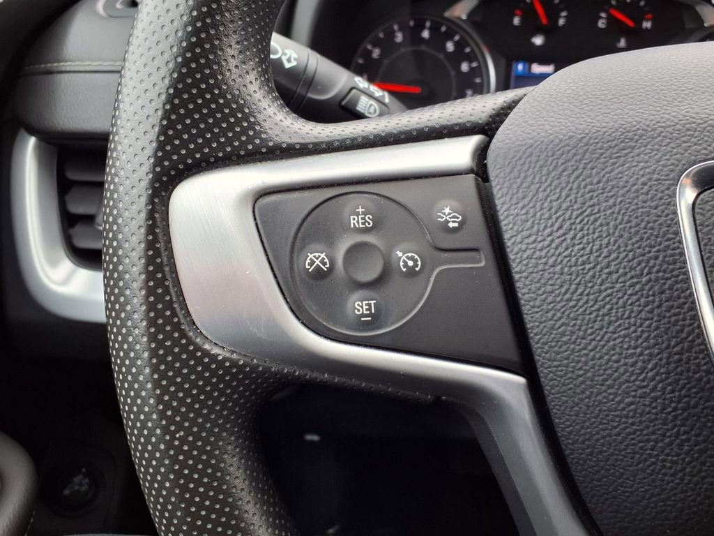 Used 2023 GMC Terrain SLE w/ Driver Convenience Package image 13