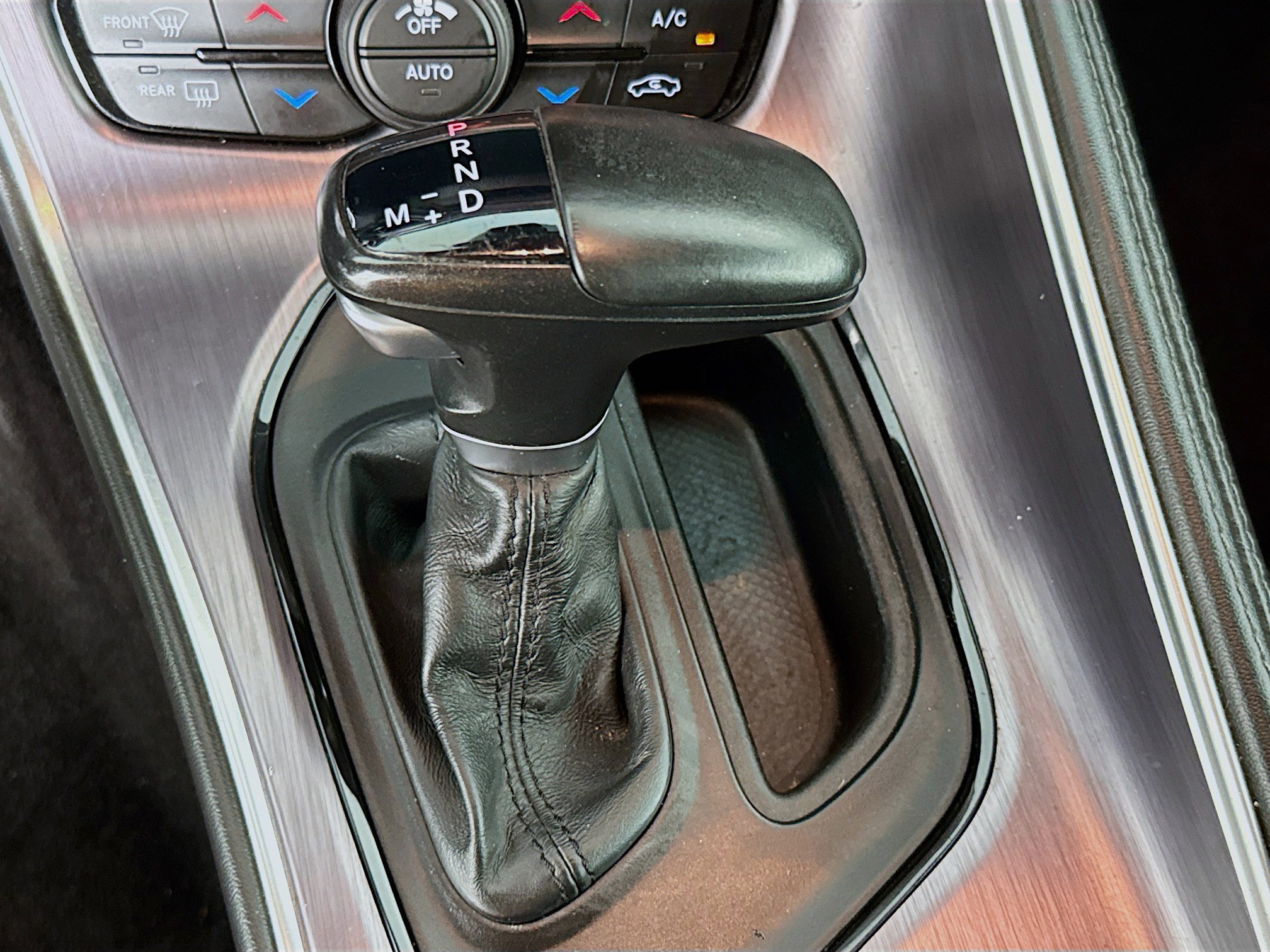 Used 2018 Dodge Challenger SXT w/ Blacktop Package image 18