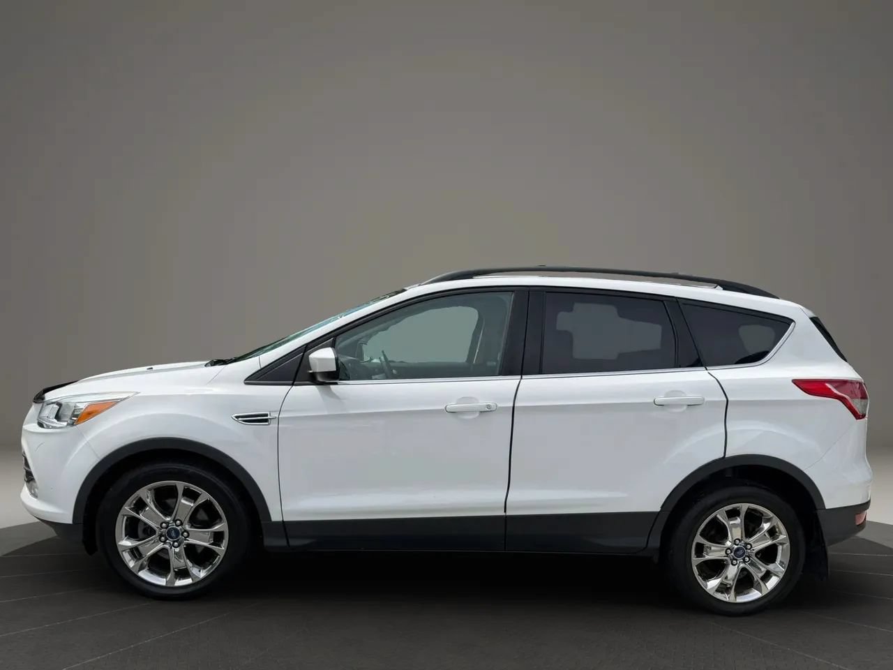 Used 2015 Ford Escape SE w/ Equipment Group 201A FWD image 8