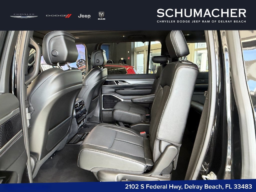 New 2026 Jeep Grand Wagoneer Limited AWD/4WD image 12