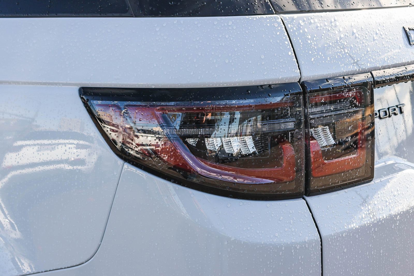 Used 2024 Land Rover Discovery Sport Dynamic SE image 11