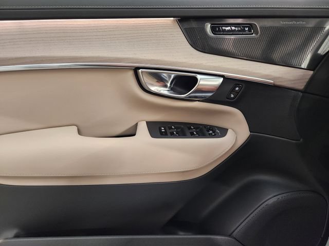 New 2026 Volvo XC90 T8 Ultra w/ Protection Package Premier AWD/4WD image 24
