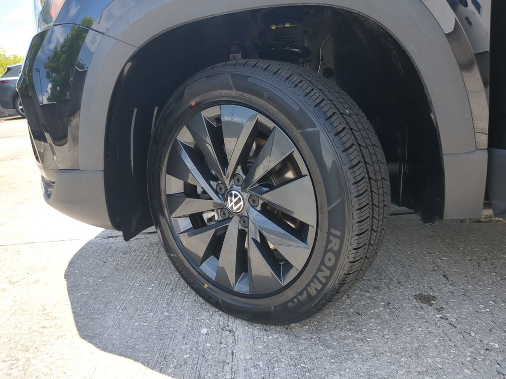 Certified 2023 Volkswagen Taos S FWD image 30