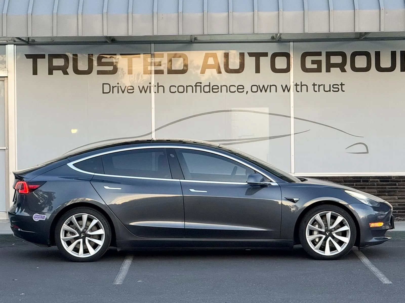 Used 2019 Tesla Model 3 Long Range AWD/4WD image 4